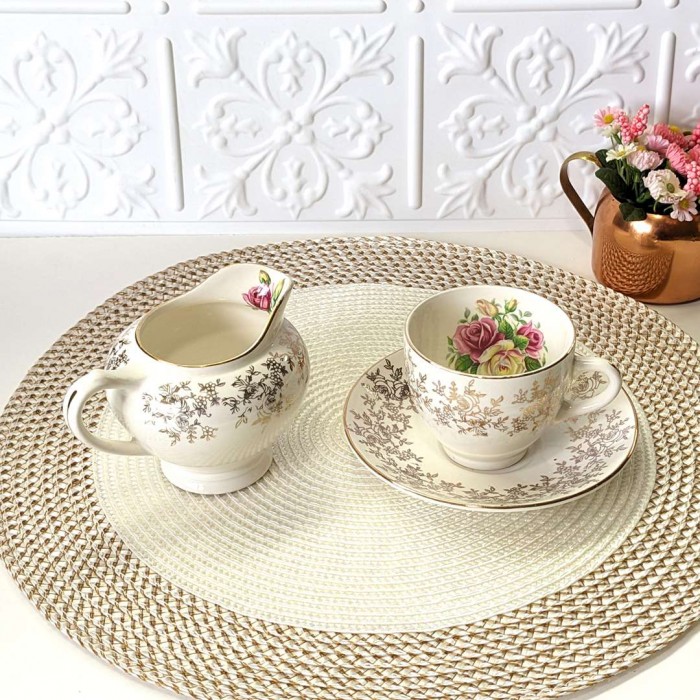 Un magnifique mug à thé à motif fleur de cerisier avec couvercle et filtre  en inox !